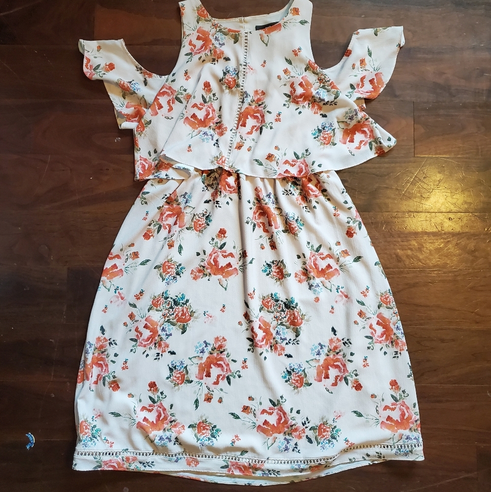 Dress - Picture 2 of 2